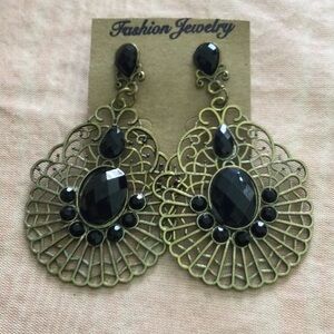 Woman’s Fashion Jewelry Earrings  color Black & Gold pierced earrings
